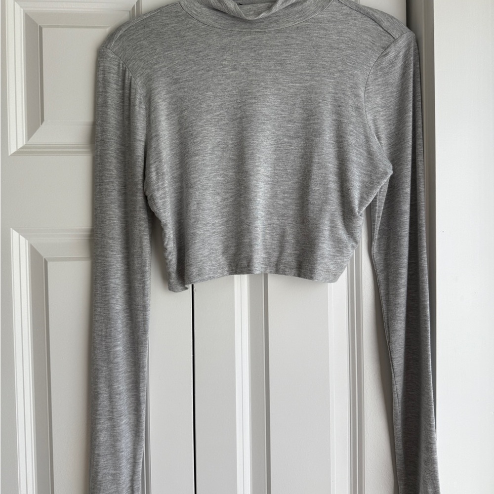 EXPRESS X Olivia Culpo Long Sleeve Crop Top